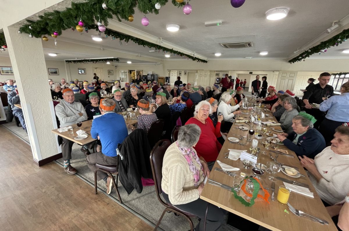 senior-citizens-christmas-lunches-rotary-club-of-okehampton